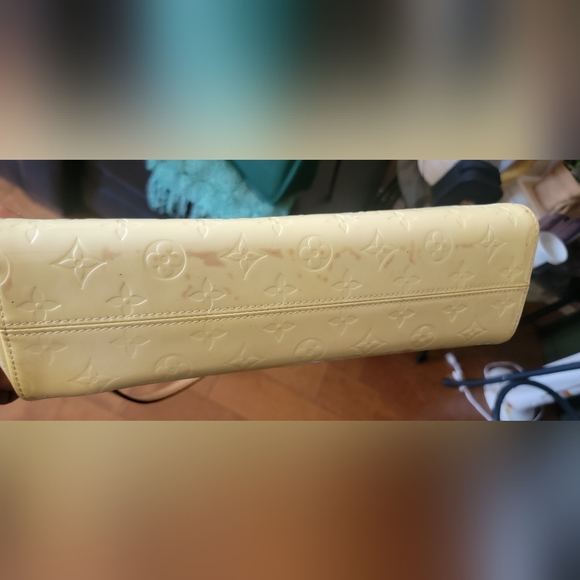 Louis Vuitton Pearl Vernis Roxbury Drive Purse - Picture 5 of 8